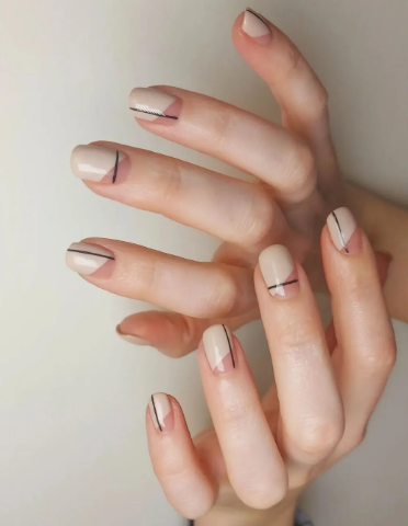 Minimalist Chic Nails